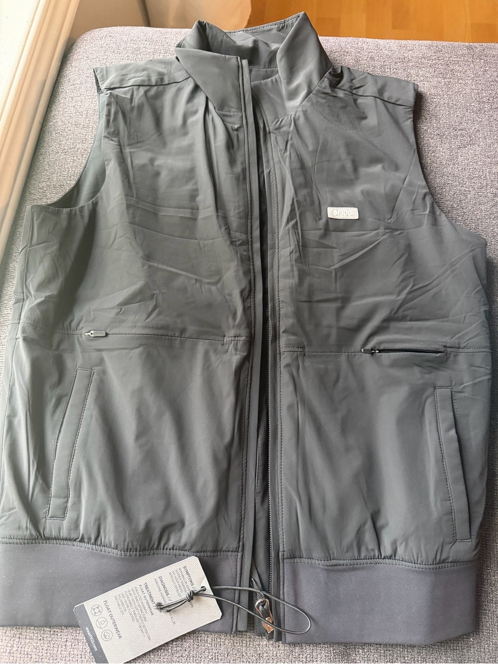 Figs woman's bomber Vest - black